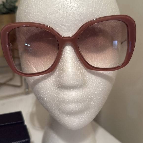 Prada blush  Oversized Sunglasses - Picture 4 of 6